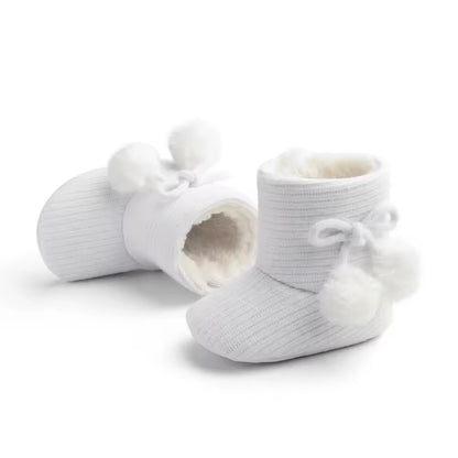 Bundás masnis-fűzős baba cipő