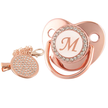 Rose Gold kezdőbetűs cumi csíptetővel